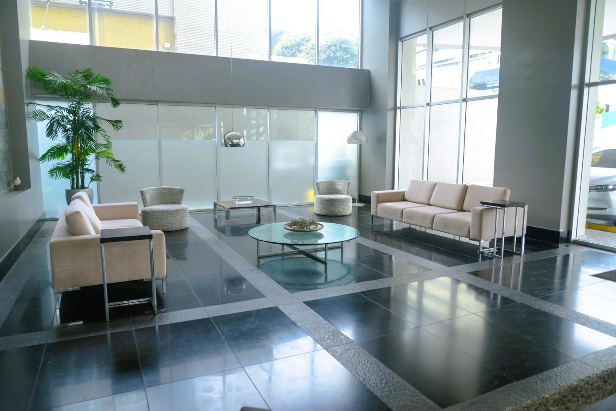 Dpto Cerca De Aeropuerto Con Piscina Y Zona De Trabajo Guayaquil